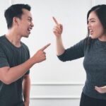 隣人トラブルがある物件は売れる？告知義務と売却のポイントを解説